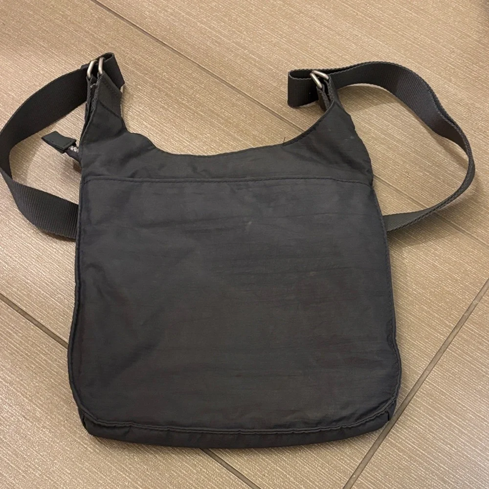 Baggallini Black Nylon Crossbody Messenger with Silver Zippers